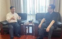 市人大常委會(huì)屈謙副主任聽取張龍義董事長工作匯報(bào)